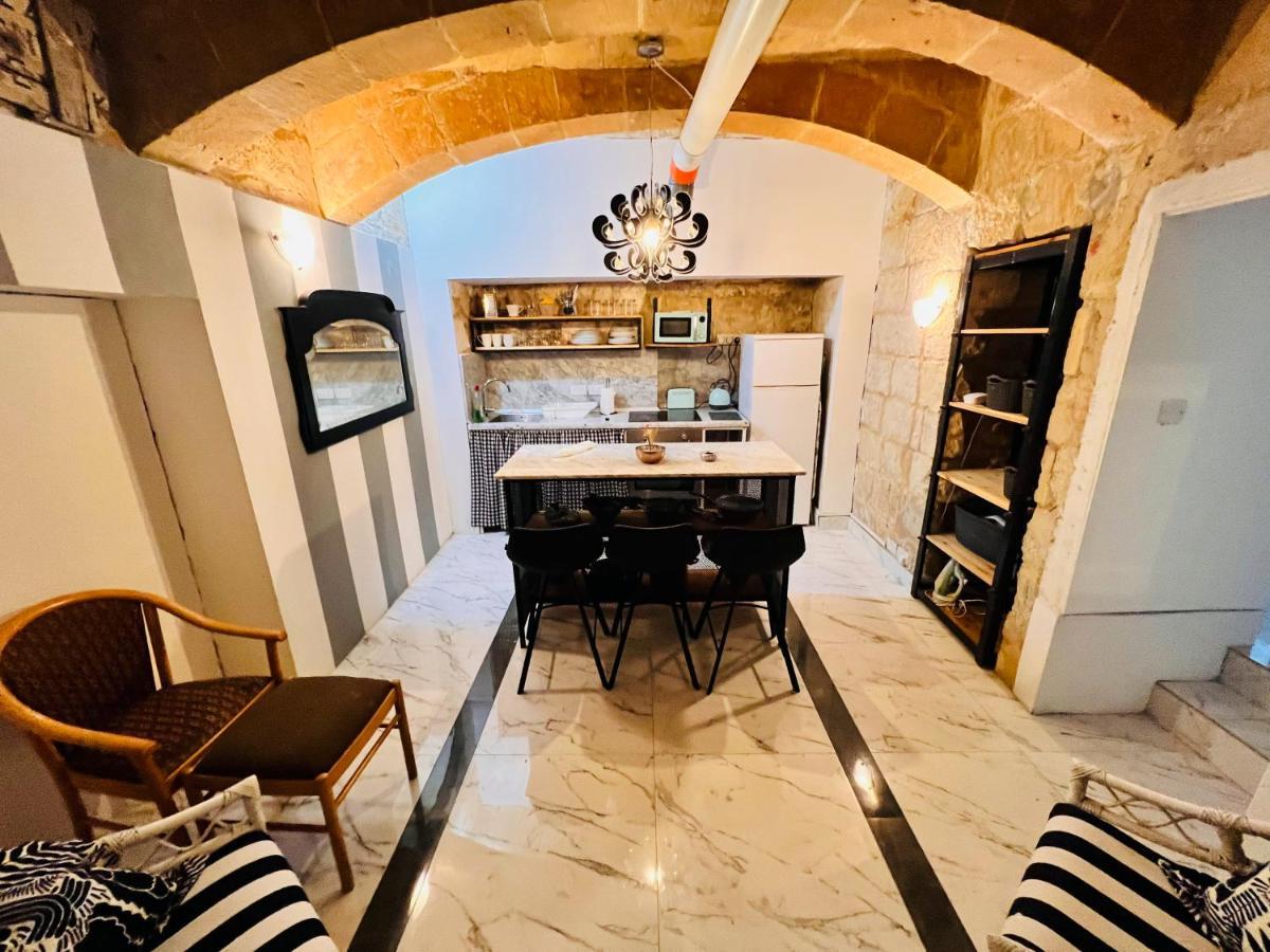 Charming Townhouse Prime Area Valletta Leilighet Eksteriør bilde