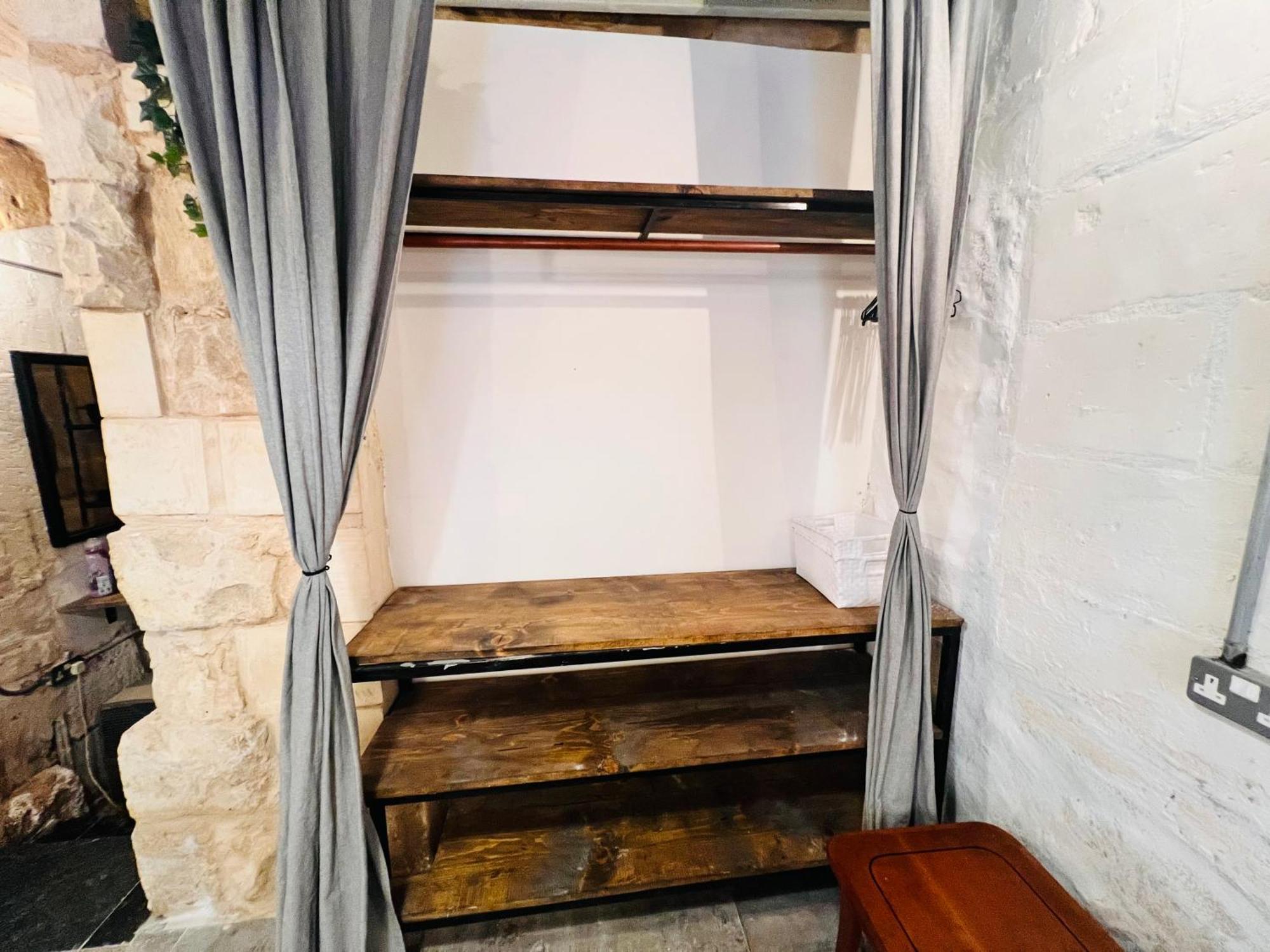 Charming Townhouse Prime Area Valletta Leilighet Eksteriør bilde