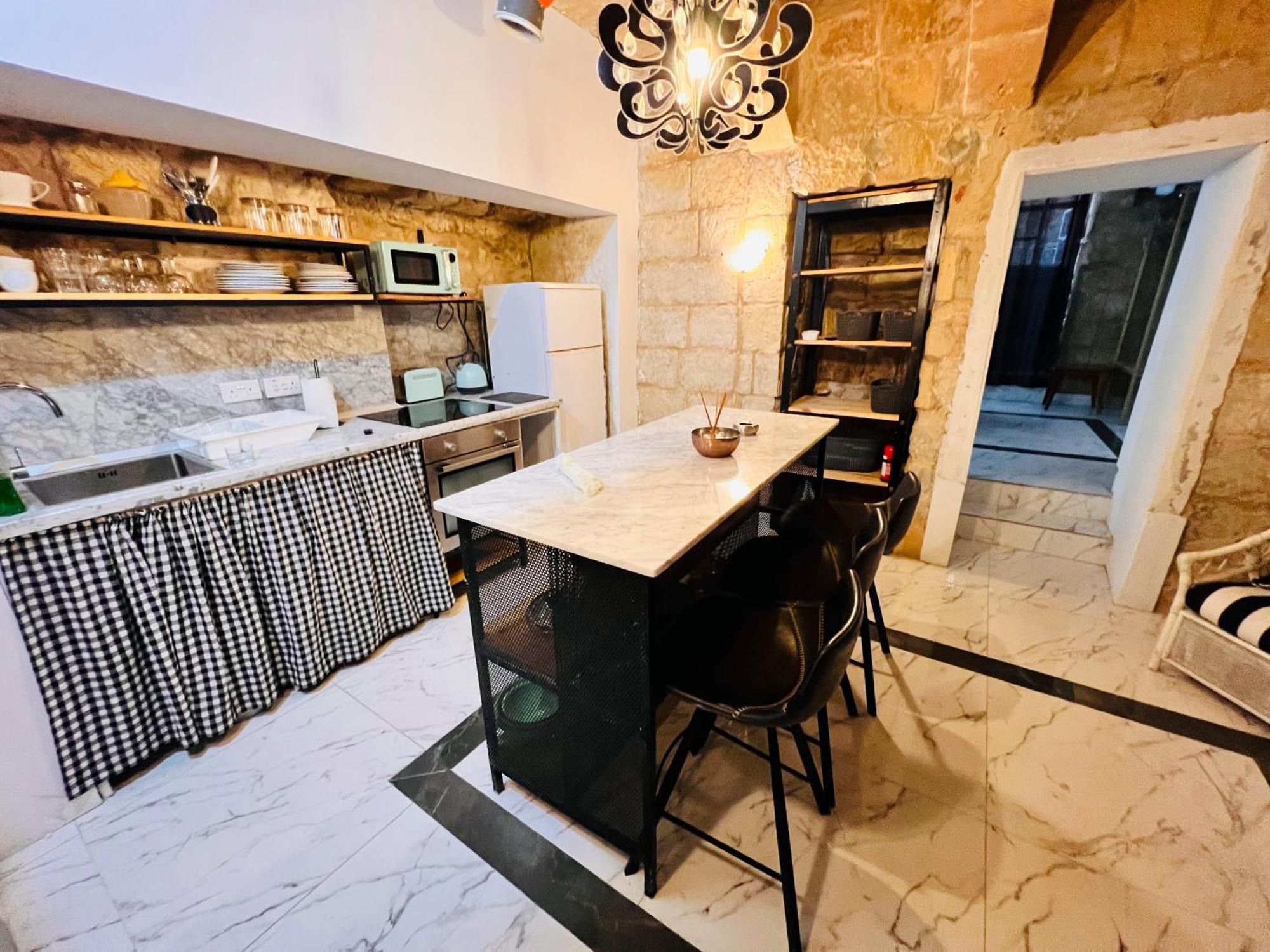 Charming Townhouse Prime Area Valletta Leilighet Eksteriør bilde