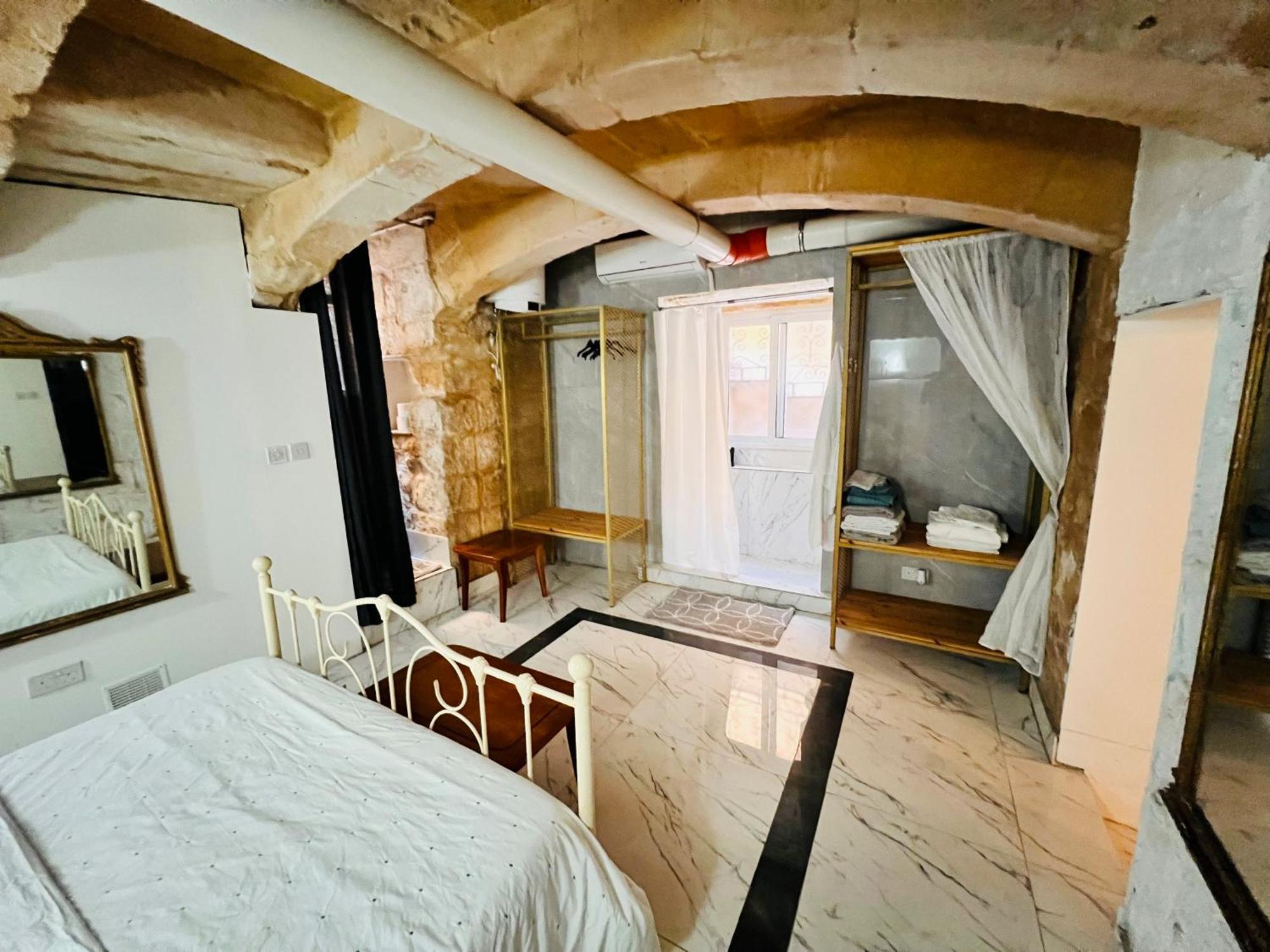 Charming Townhouse Prime Area Valletta Leilighet Eksteriør bilde